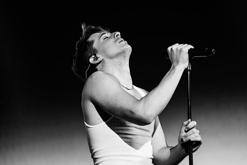 찰리-푸스-노래하는-모습