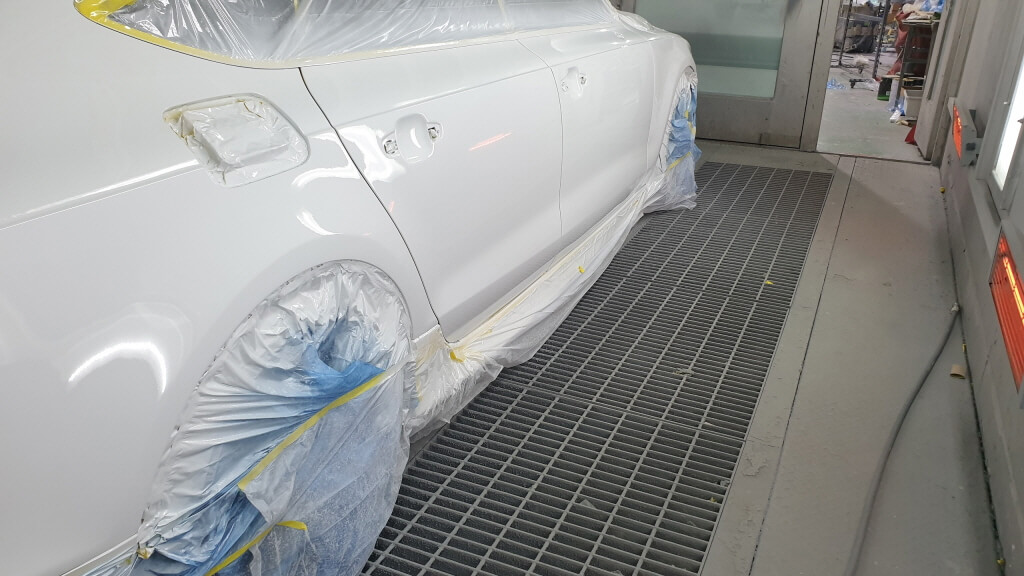 열처리 중 자동차 판금도색 - 열처리 중