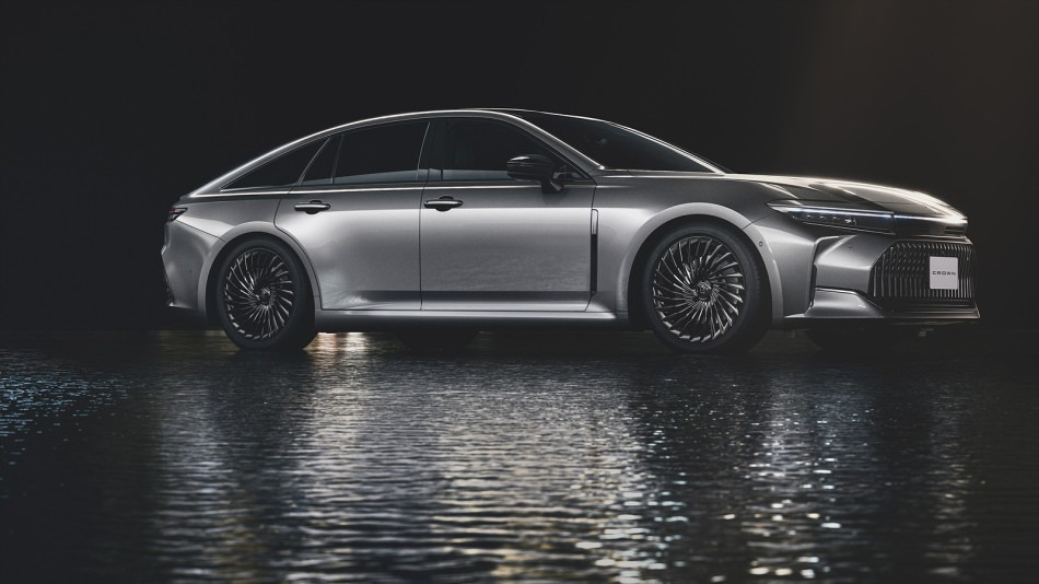 도요타 크라운 옆모습