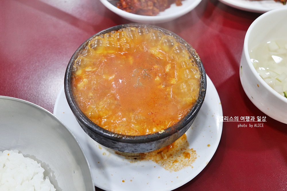 부산 남포, 돌고래 순두부, 여전히 가성비 좋고 인기 많은 작은 식당.
