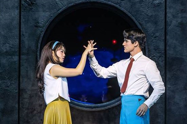 뮤지컬 ‘어쩌면 해피엔딩’의 공연모습 사진