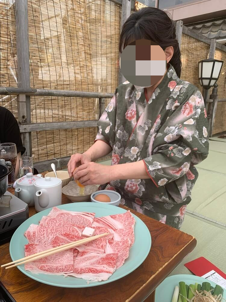 계란 까주는 직원분