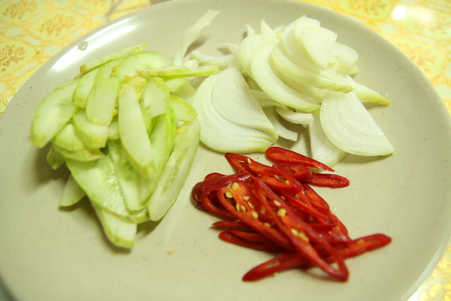 꼬시래기무침 재료 손질