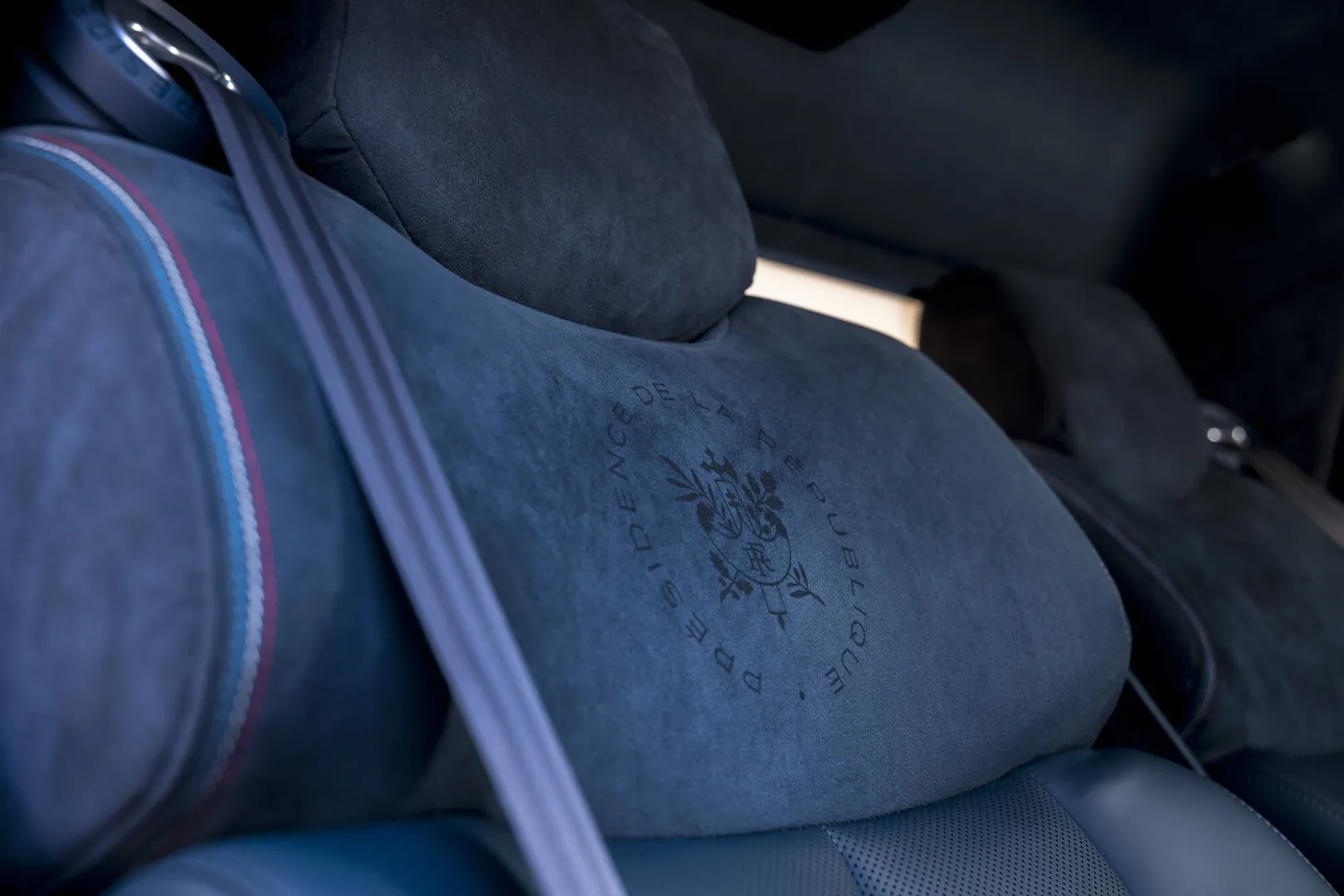 르노 라팔 프레지덴셜 차량 이미지