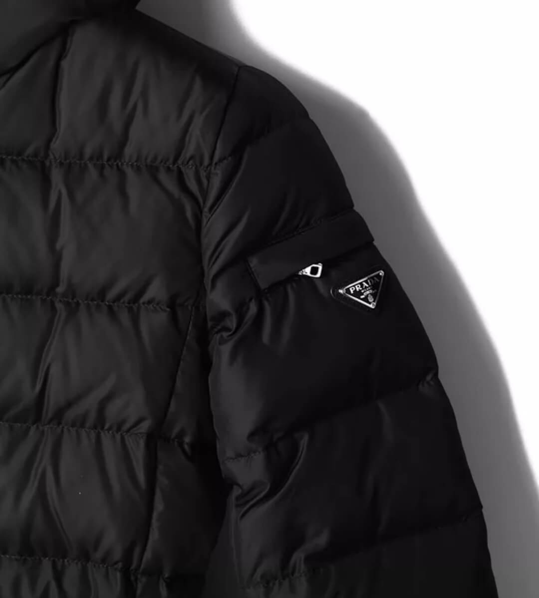 프라다 패딩 삼각로고