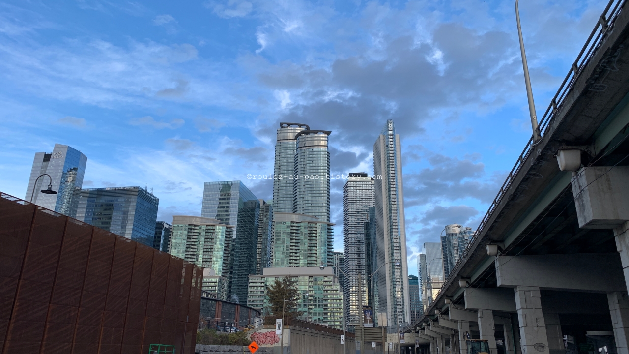 CITY-TORONTO-BUILDINGS