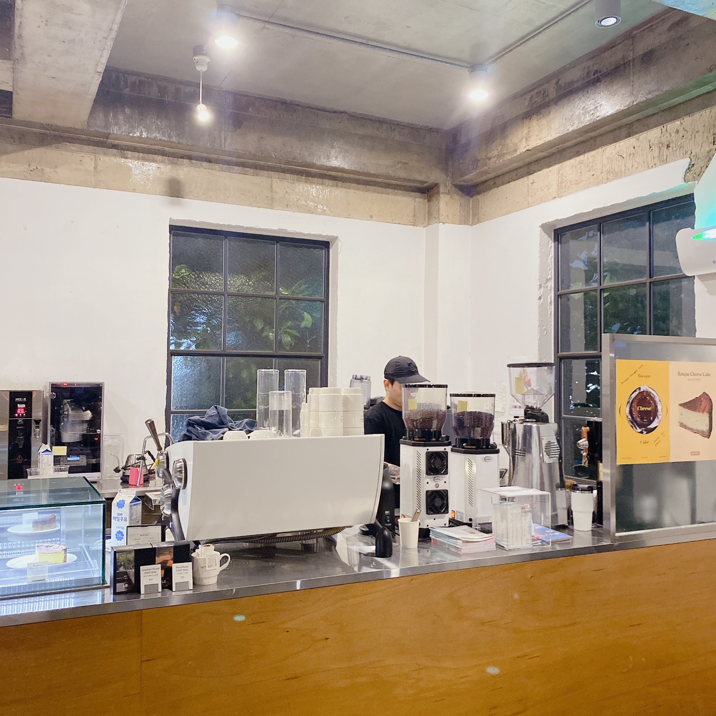 카페 어반르토아 제주 구남동 제주교육박물관 번 bun 맘카페 브런치카페