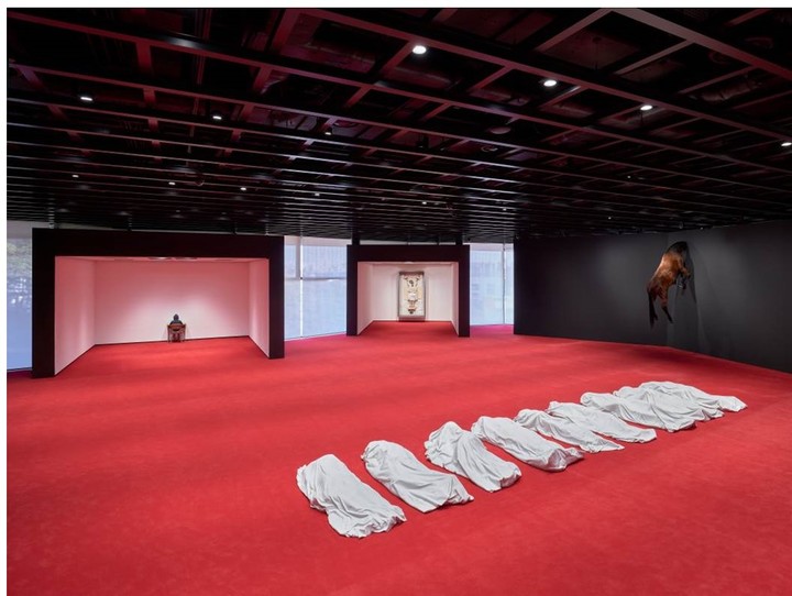 마우리치오 카텔란 '우리'