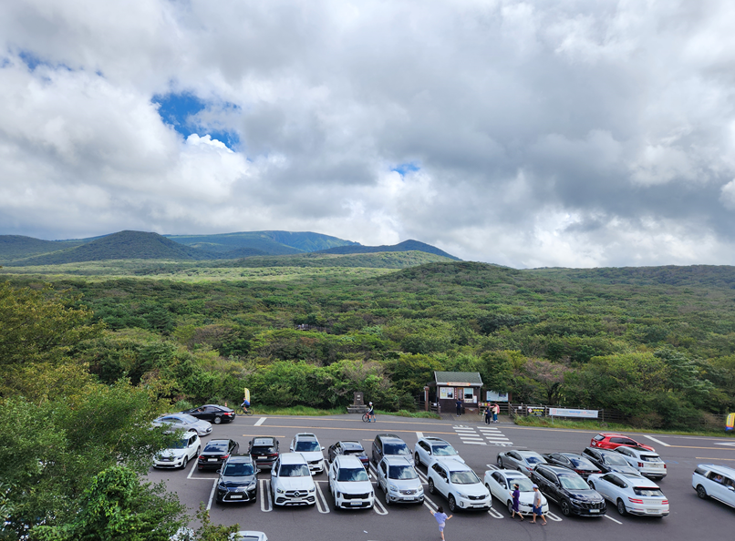 자동차로 갈 수 있는 한라산 1100고지