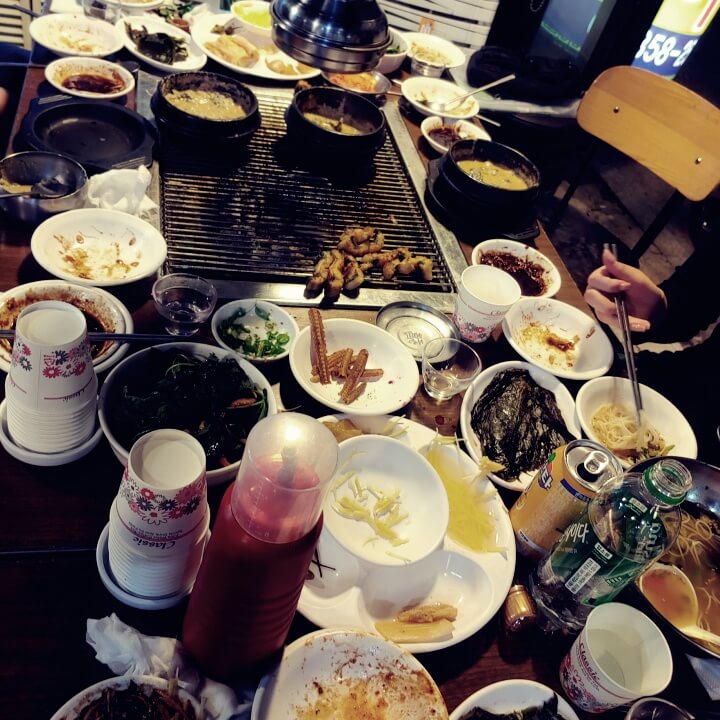 다먹은-식탁-테이블