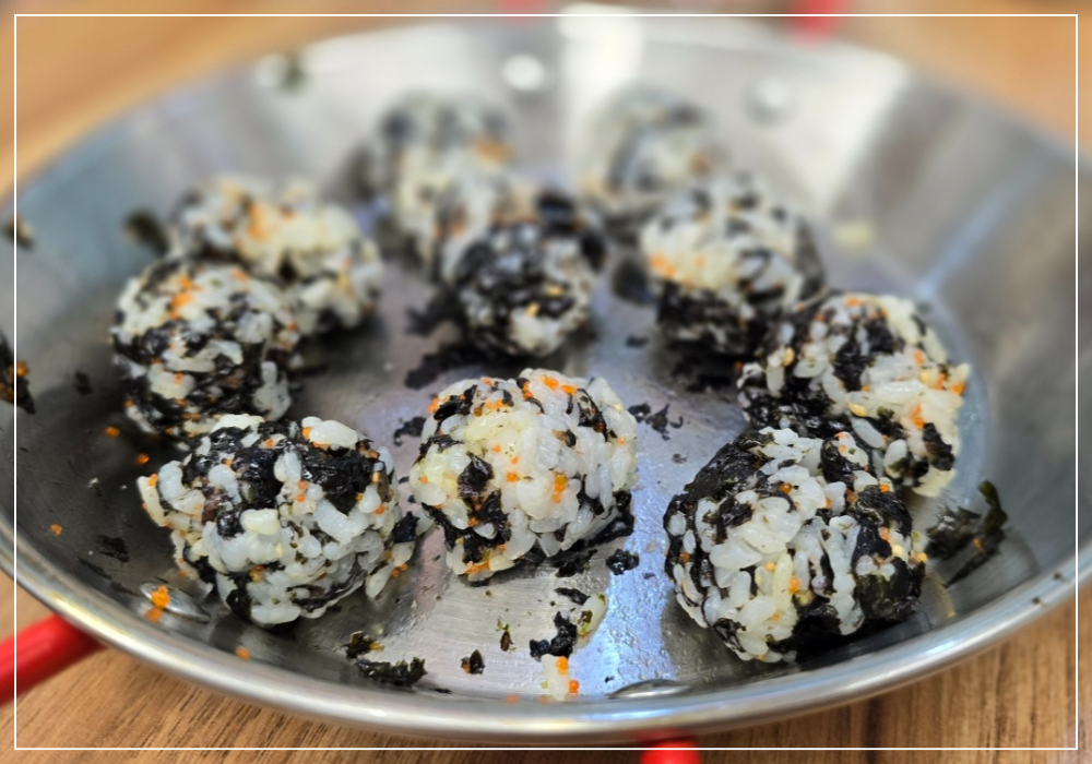 완성된-날치알-주먹밥