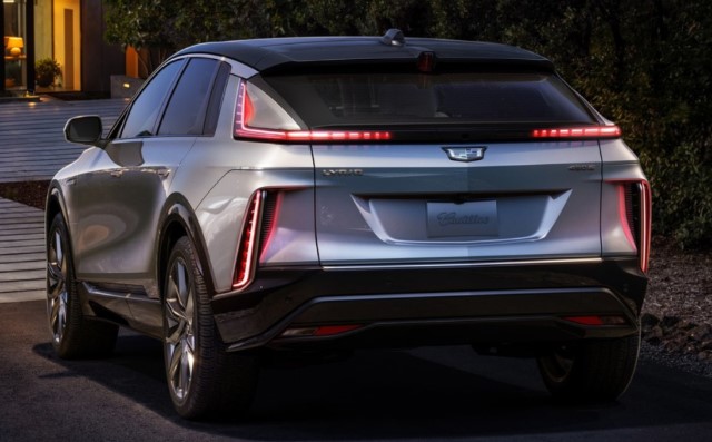 캐딜락 리릭 가격 인하 국내출시일 사전예약 실물사진 공개