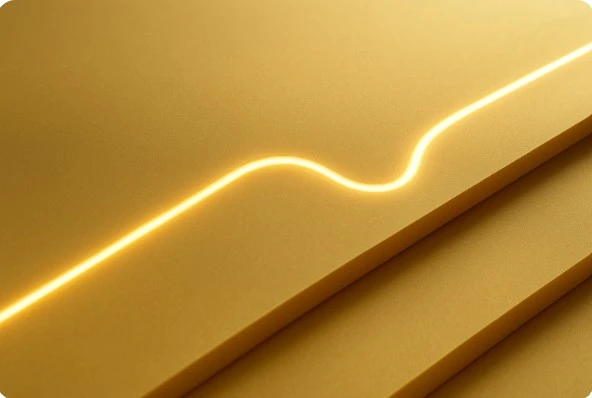 신호 손실이 없는 매끄러운 라인이 흐르는 M9급 CCL 절연판 이미지