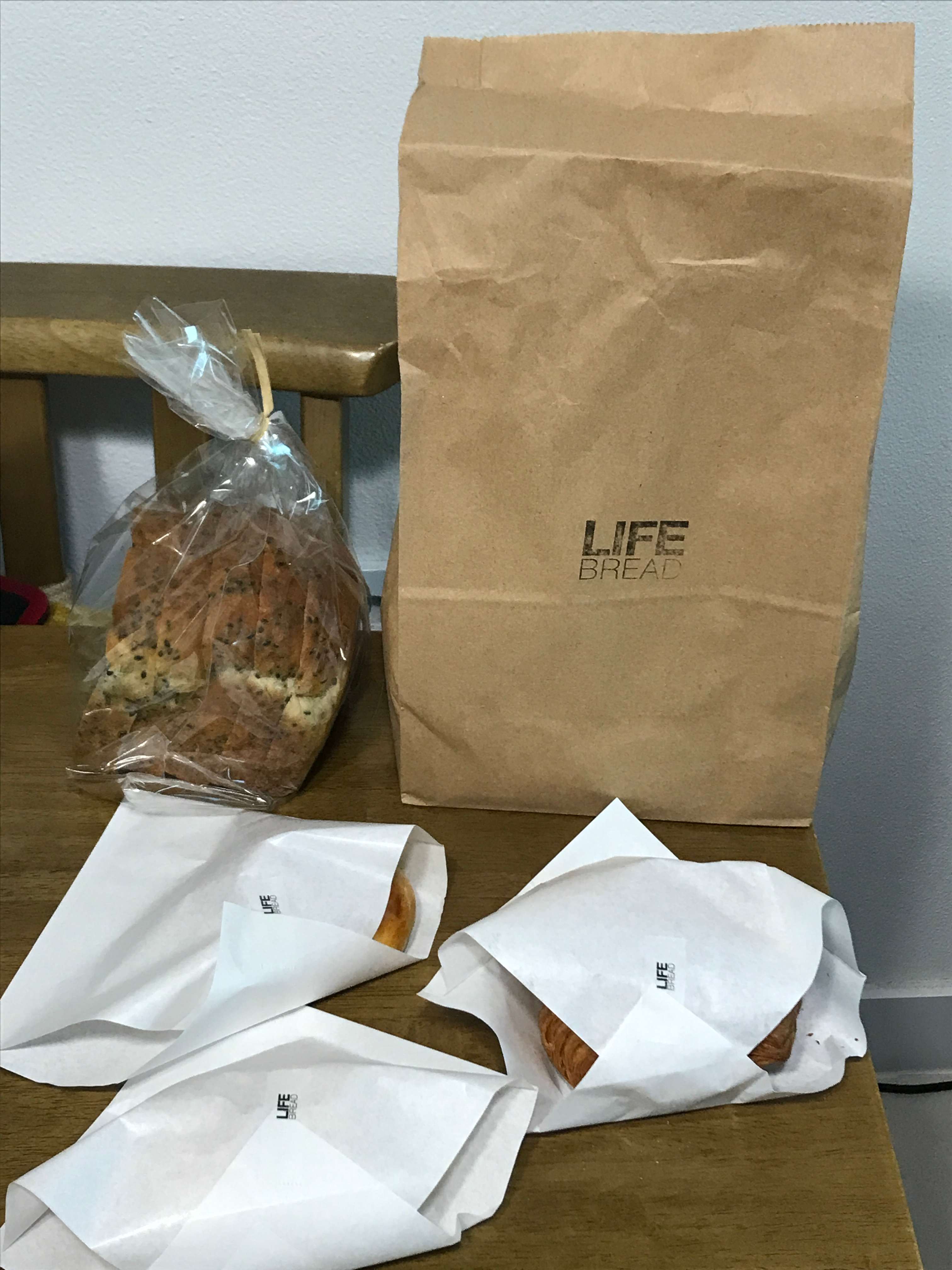 라이프브레드에서 구입한 빵들