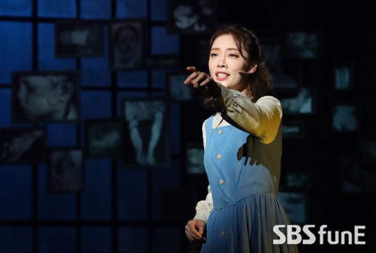 배우 김히어라