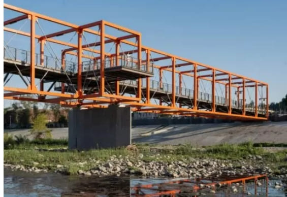 독특한 로스앤젤레스 강을 가로지르는 테일러 야드 다리 VIDEO: Taylor Yard Bridge Los Angeles River