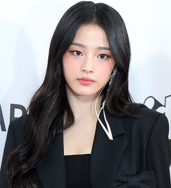 뉴진스 민지 공식석상에서 포토