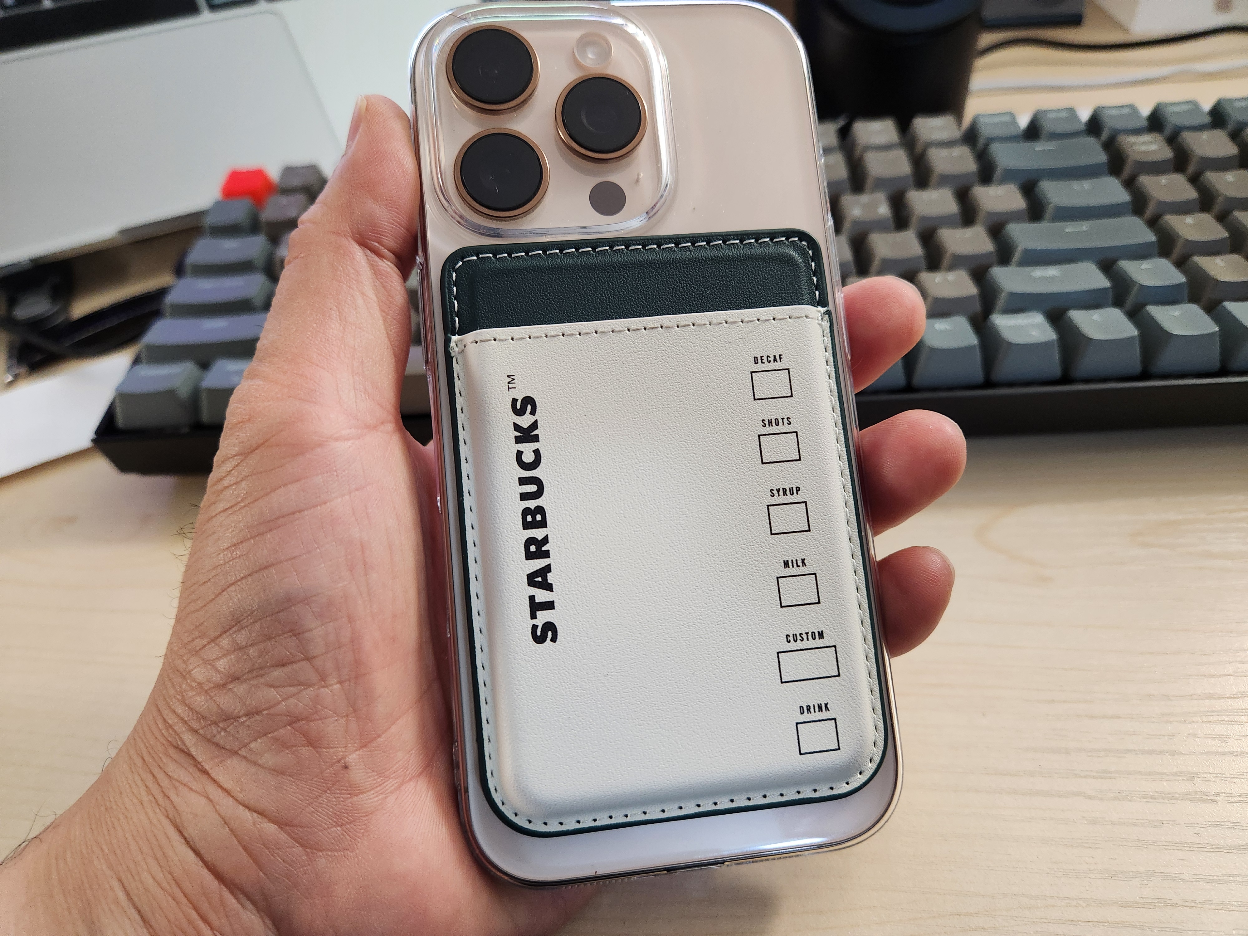 스타벅스 아이폰16 프로 맥세이프 카드지갑 사용기