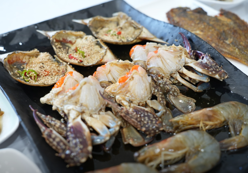 생방송투데이 태안 3GO여행 태안세계튤립꽃박람회 독살체험 우럭젓국 간장게장 꽃지해수욕장 낙조