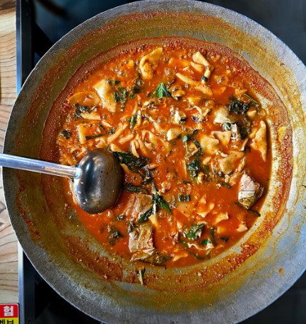 6시내고향 K-맛있을지도 공주 솥뚜껑 매운탕