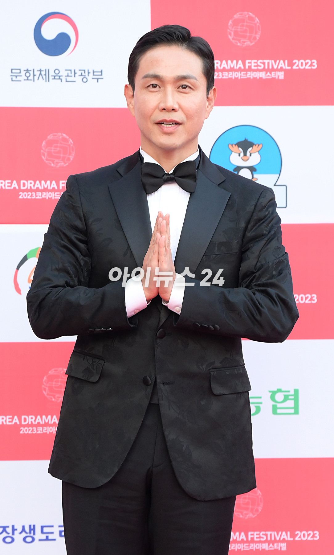 배우 오정세가 14일 오후 경남 진주시 경남문화예술회관에서 열린 '2023 코리아드라마어워즈' 레드카펫 행사에 참석하고 있다. [사진=정소희 기자]