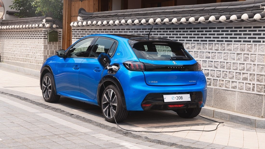 푸조 Peugeot E-208 Electric 리콜 후면사진 출처 다음자동차