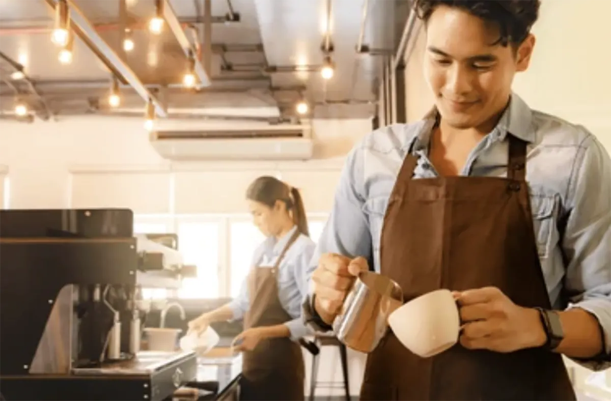 카페-아르바이트-하는-남자-여자