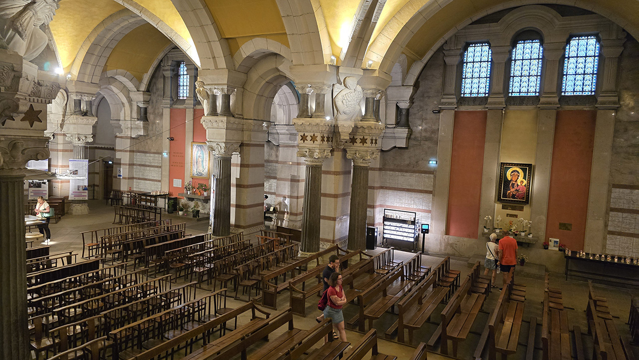 푸르비에르 노트르담 대성당 지하실