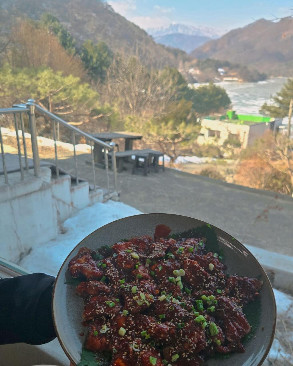 식객 허영만의 백반기행 297회 귀궁 육성재와 함께한 춘천 밥상 춘천 메기구이와 메기매운탕 맛집