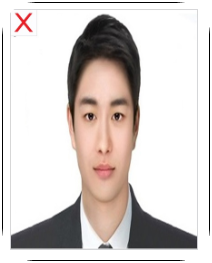 여권사진 잘못된 예시5(균형이 안맞는 사진)