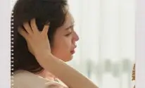 환절기 머리카락이 더 빠지는 이유와 해결책