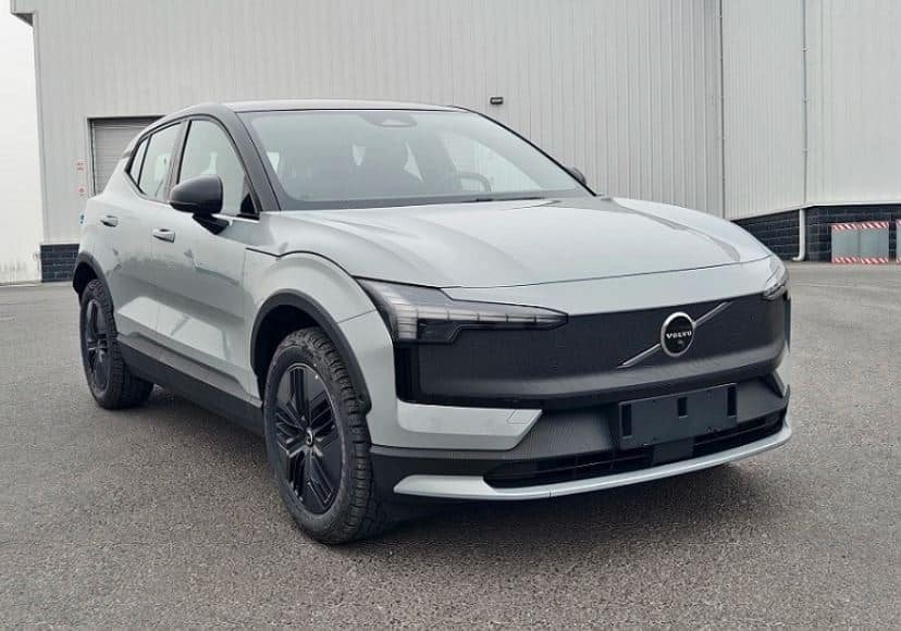 볼보 중국산 EX30 크로스 컨트리