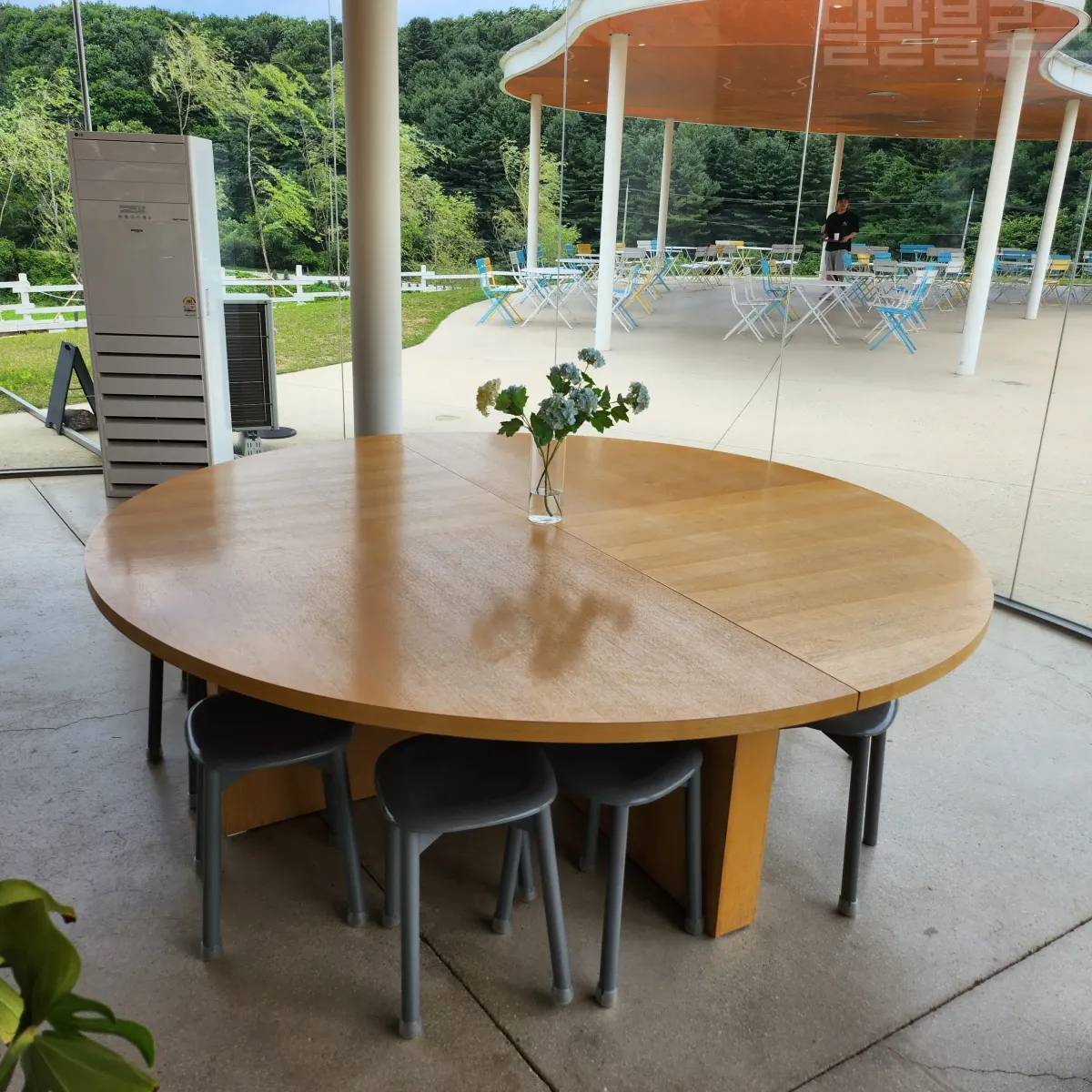 가평-양떼목장-카페내부