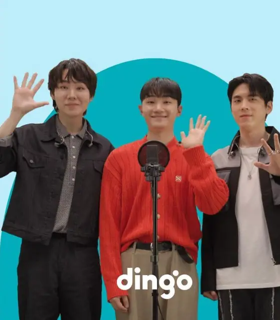 싱어게인3- 함께 노래하는 동료들과 손을 흔들며 웃는 58호