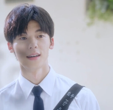 상견니-리쯔웨이웃는사진