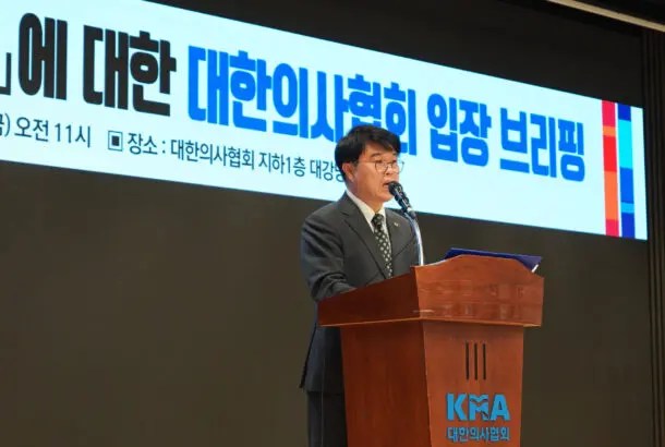 임현택 대한의사협회 회장은 이번 결정으로 전공의들이 돌아오지 못하게 되어 대한민국 의료 시스템이 완전히 망가질 것이라고 우려하였다