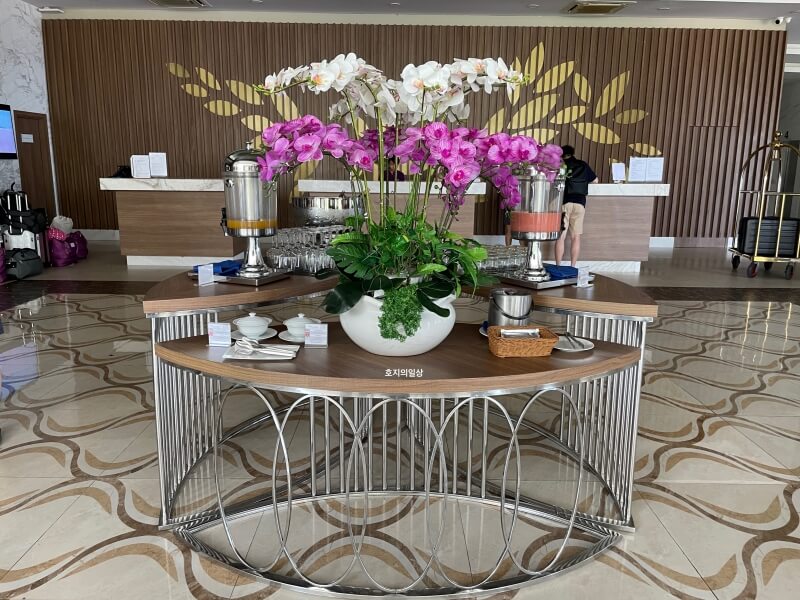 나트랑 스완도르 리조트 깜란 후기 - 로비 웰컴 드링크