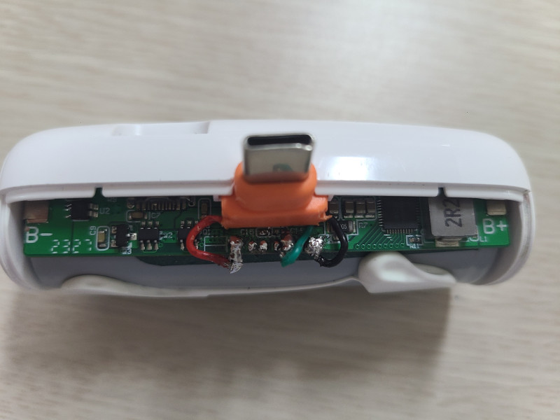 핸드폰 도킹형 보조 배터리 수리