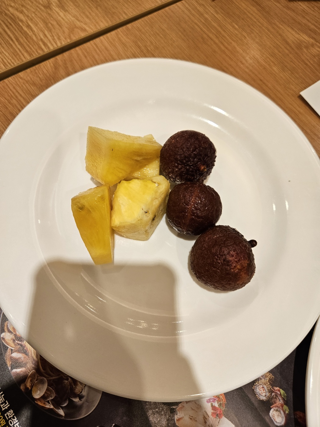 쿠우쿠우 마산점 과일