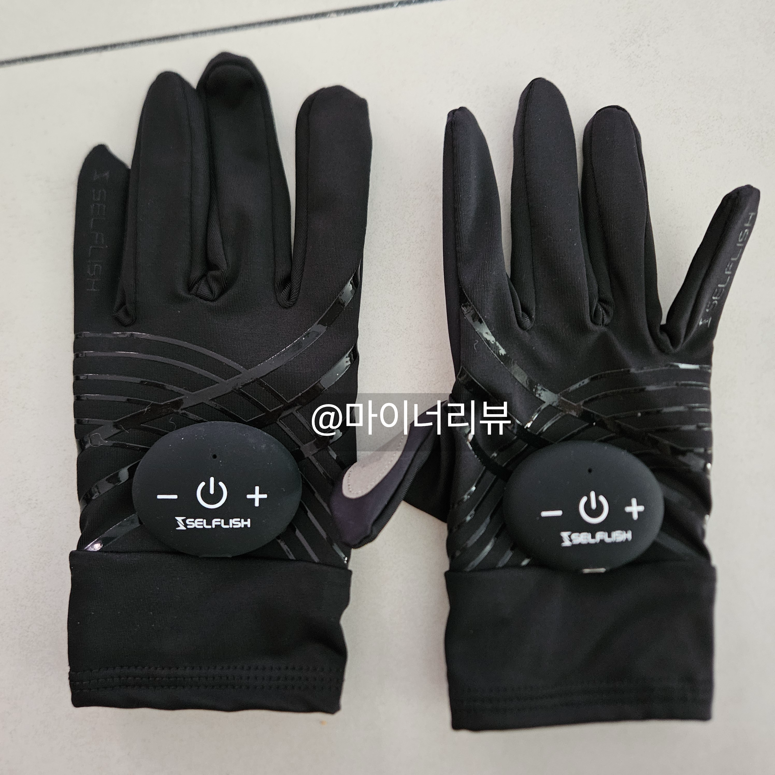 EMS 장갑 마사지기 승모근 셀프 마사지로 간편하게 풀기