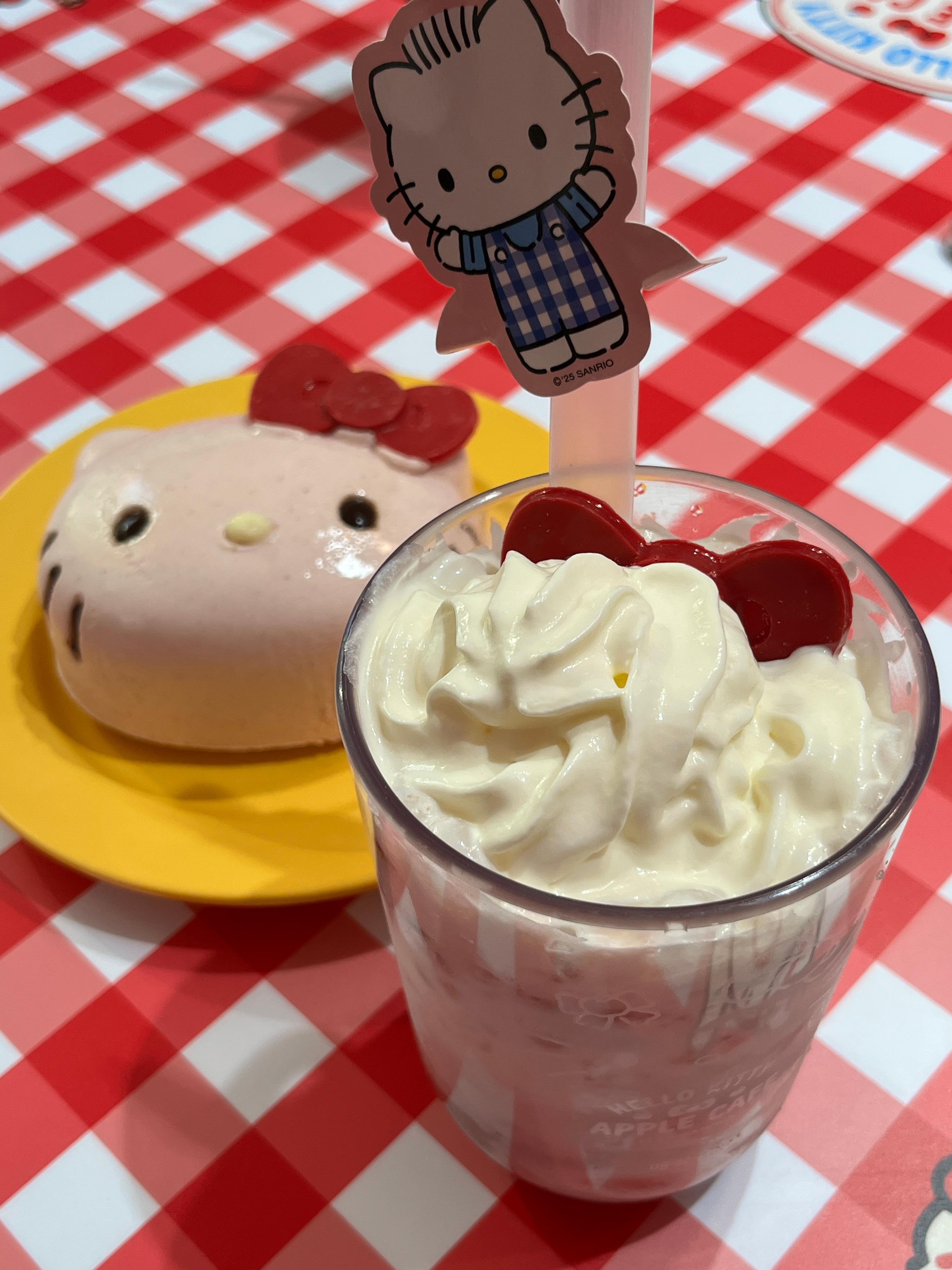 헬로키티 애플카페