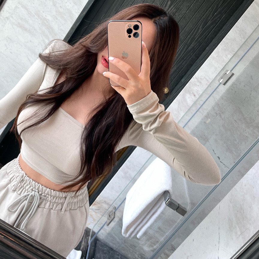 린디 스퀘어넥 크롭 티셔츠