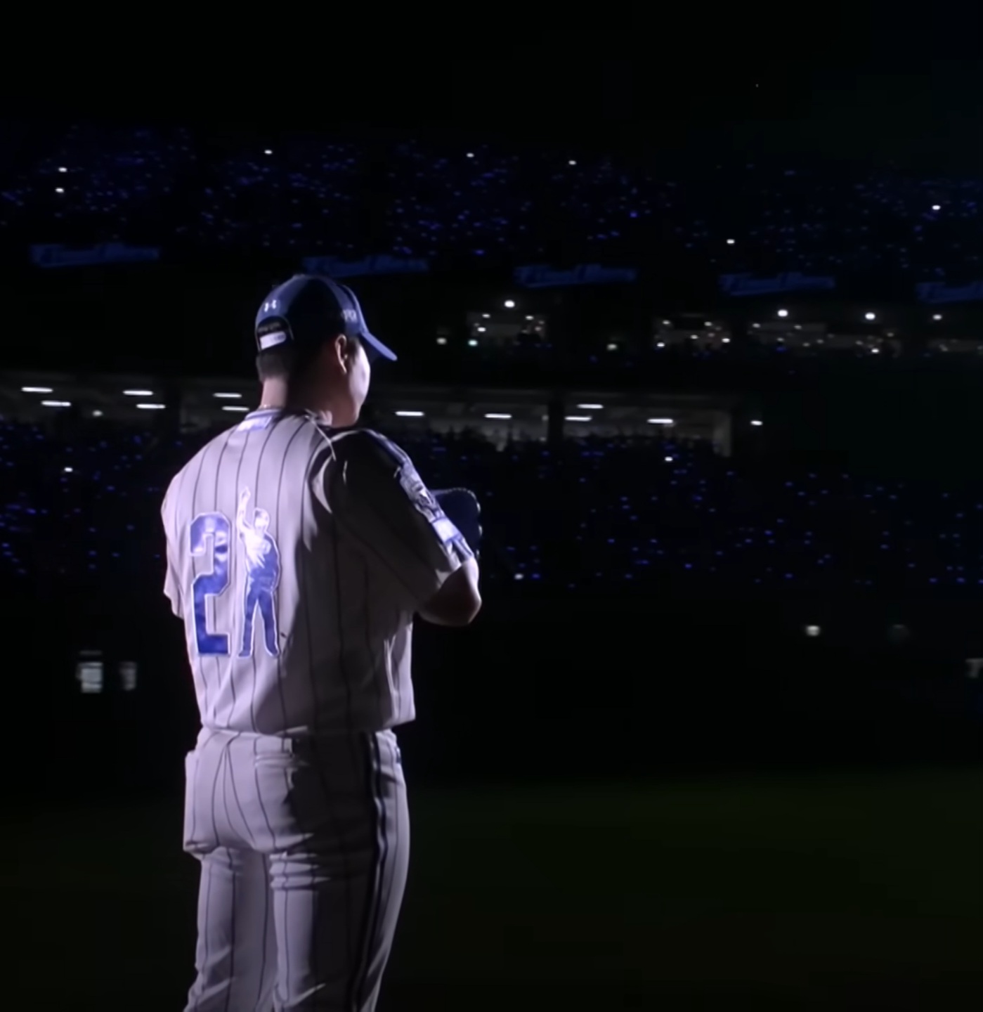 은퇴식에-많은-관중들이-참석했어요.