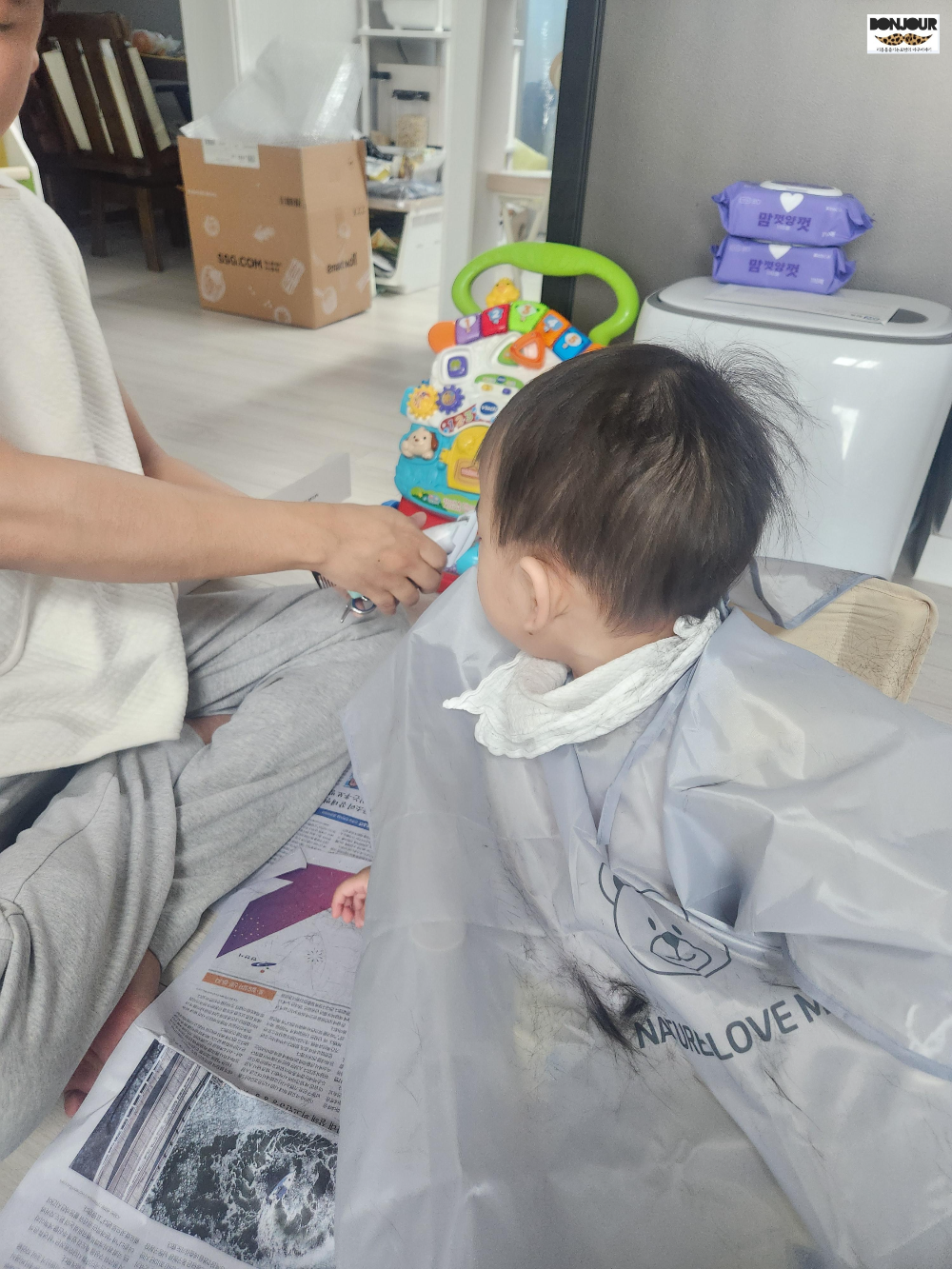 아기 앞머리 가위로 자르기 이발 방법