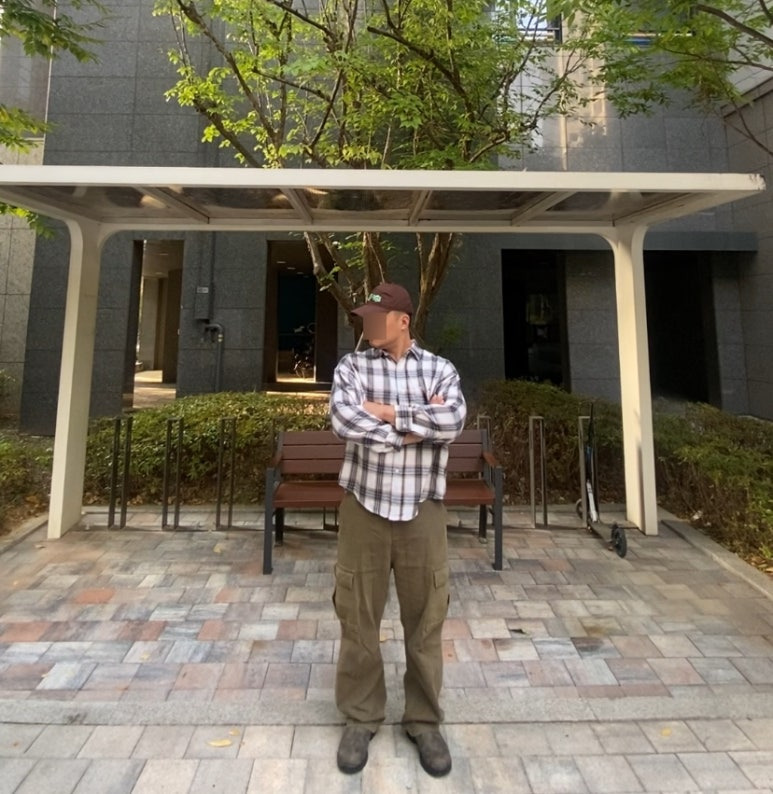 데일리룩('26. 10. 18.)오와이 데빌 로고 레터링 볼캡, 블랙모먼트 고밀도 시티보이 레귤러 오버핏 체크 셔츠, 프리즘웍스 카고 팬츠, 블런드스톤 585 러스틱브라운 첼시부츠