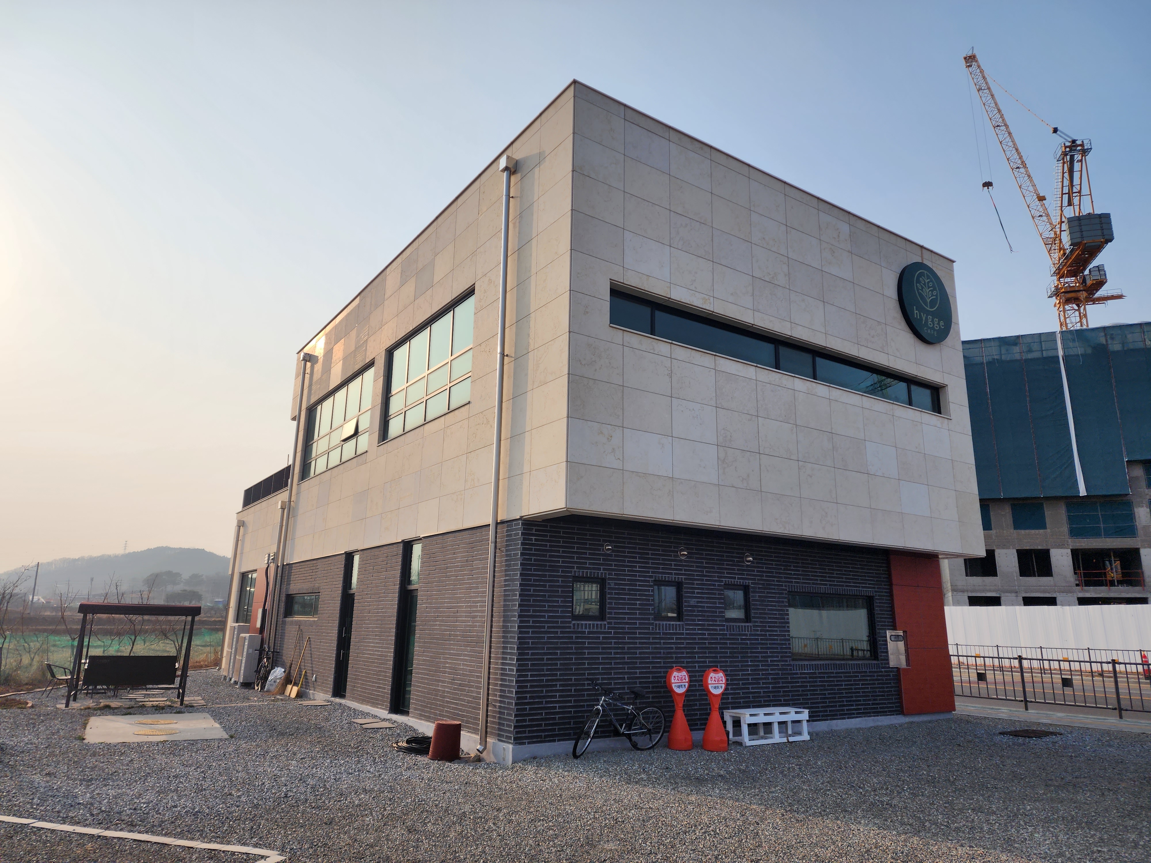 휘게 카페 외관