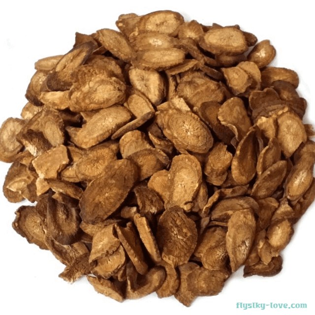 잘게 썰어 햇볕에 말린 우엉