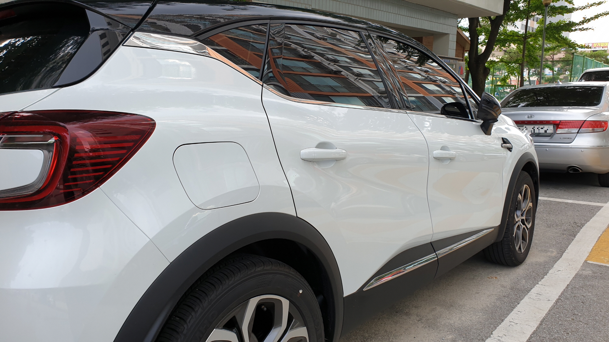 SUV 자동차 주유구 방향