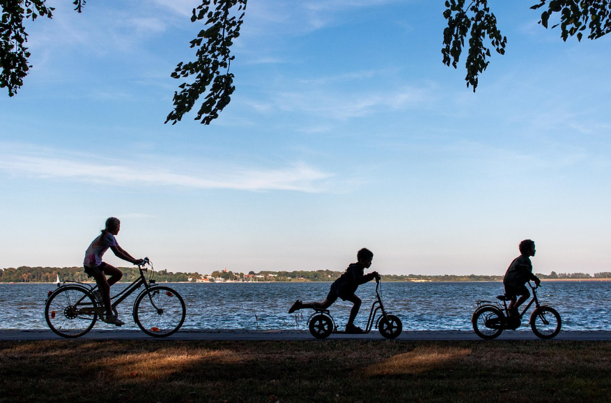 Scooter, Bicycle, Leisure time image.