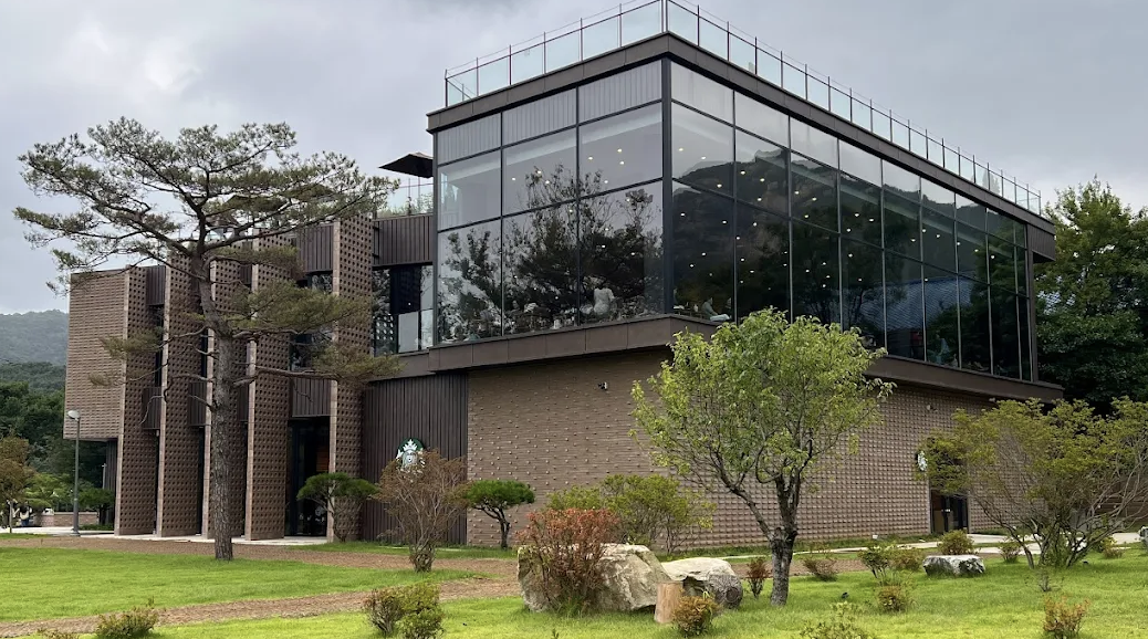 서울 은평 스타벅스 더북한산점|북한산 뷰 감성 카페, 스타벅스 뷰 맛집 1등